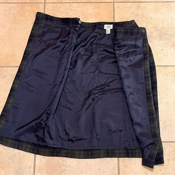G.H. Bass Plaid Wool Wrap Skirt Size 10 Green Navy Tartan Pattern Midi Length - Picture 8 of 14